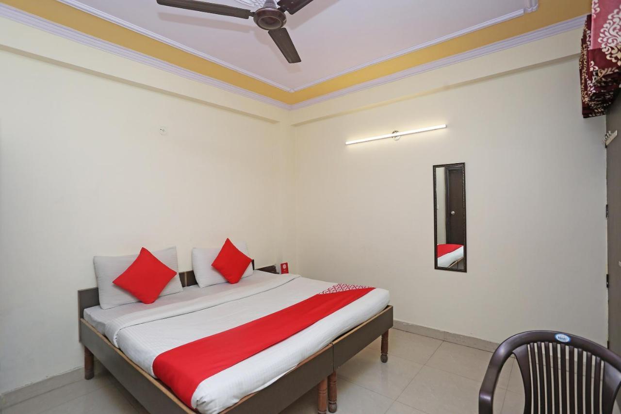 Hotel O Airport Plaza By Palace Új-Delhi Kültér fotó