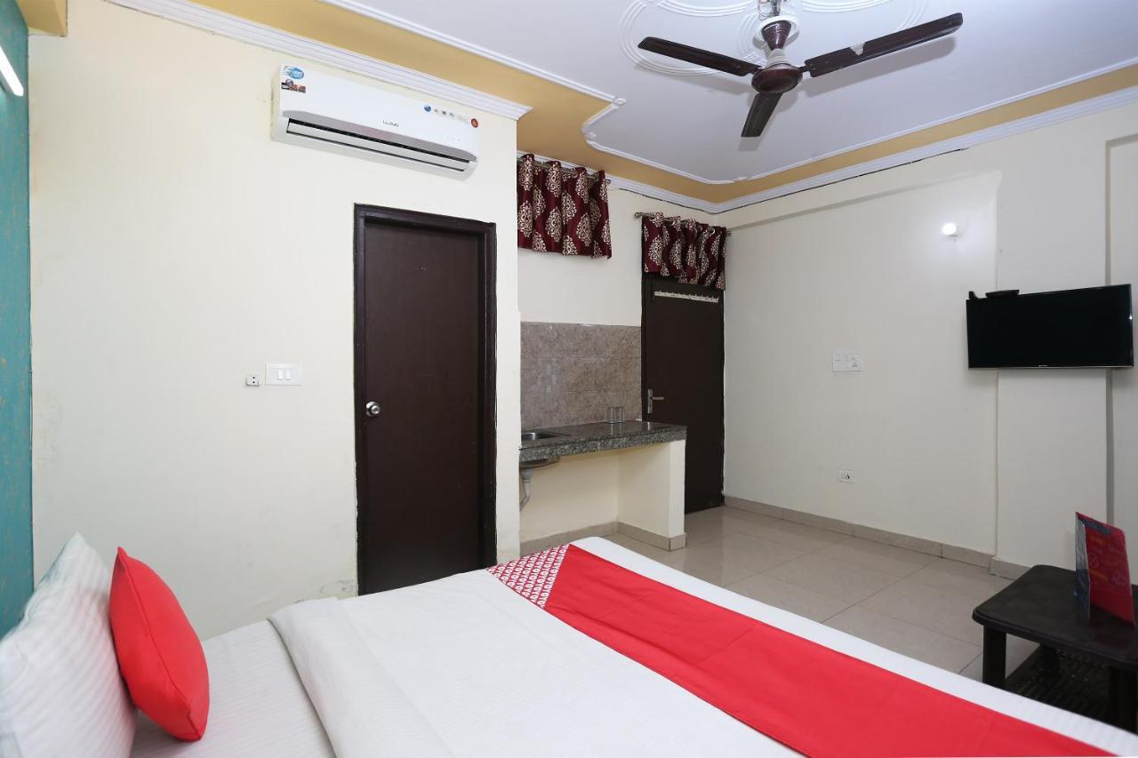 Hotel O Airport Plaza By Palace Új-Delhi Kültér fotó