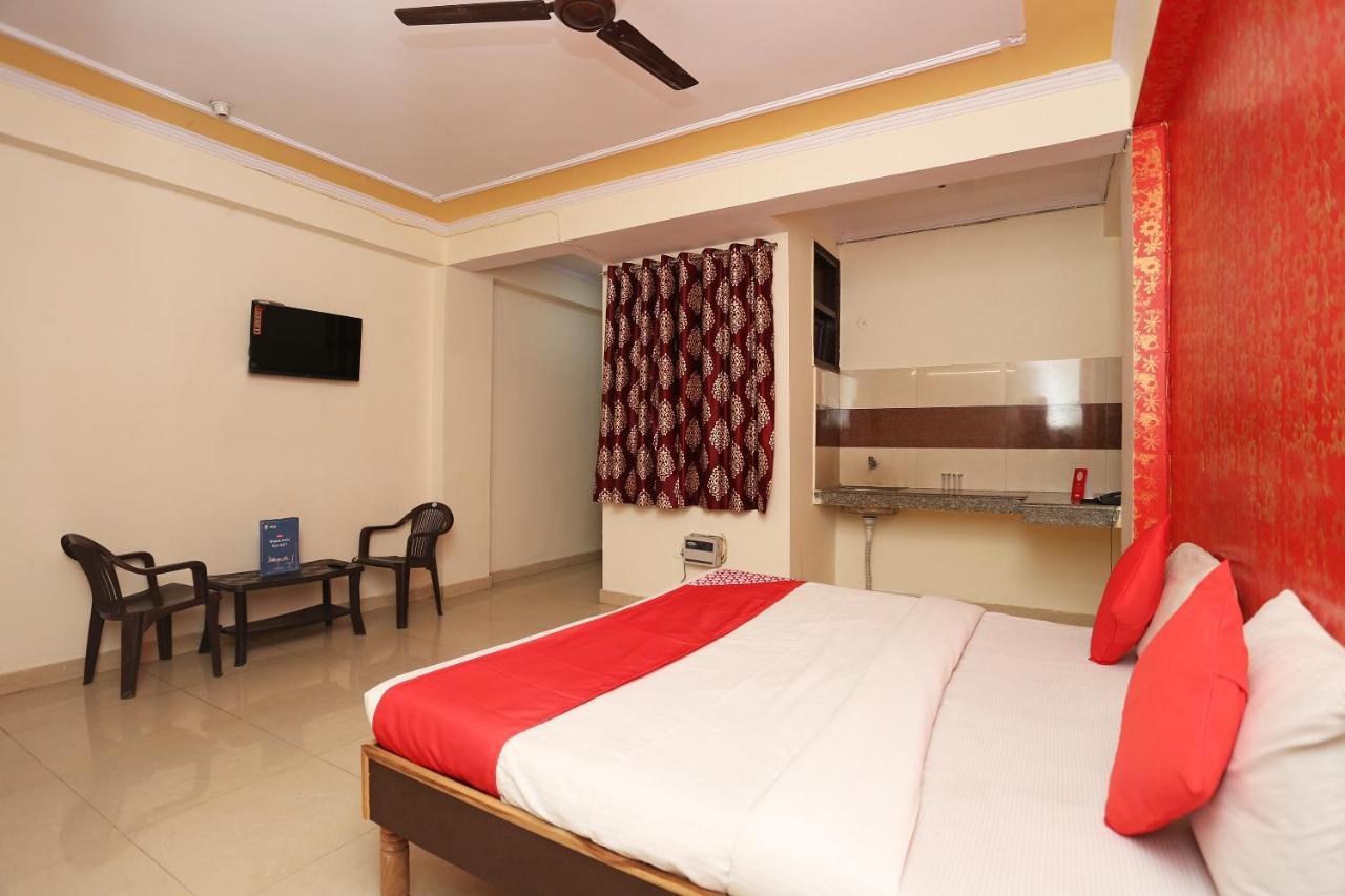 Hotel O Airport Plaza By Palace Új-Delhi Kültér fotó