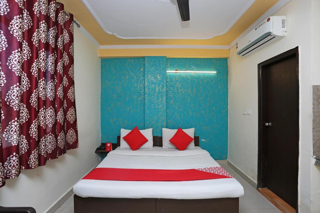 Hotel O Airport Plaza By Palace Új-Delhi Kültér fotó