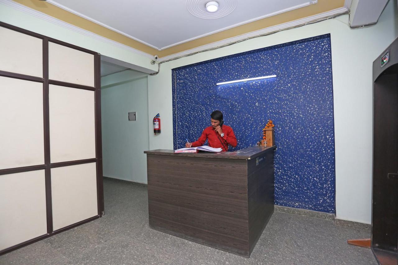 Hotel O Airport Plaza By Palace Új-Delhi Kültér fotó