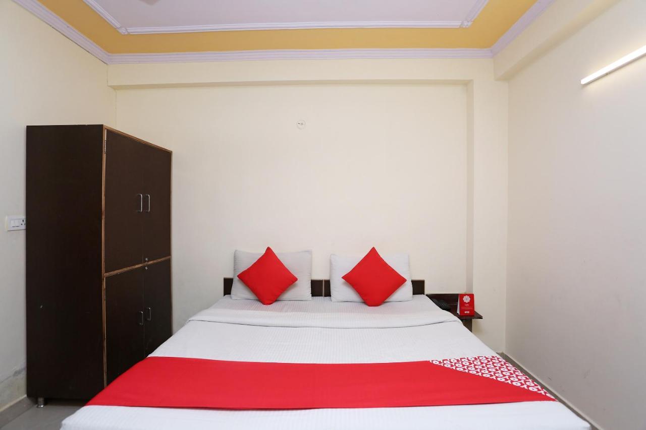 Hotel O Airport Plaza By Palace Új-Delhi Kültér fotó