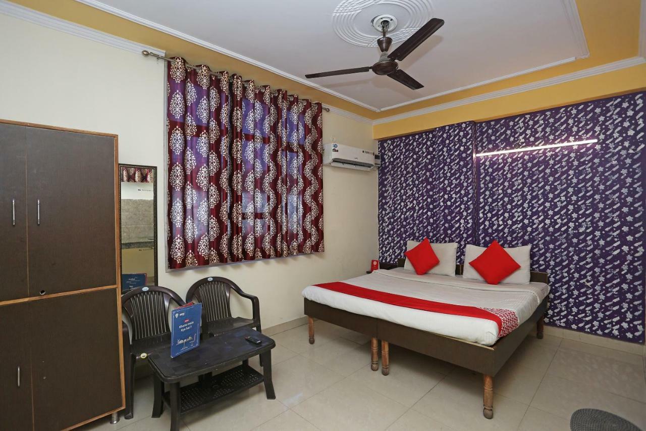 Hotel O Airport Plaza By Palace Új-Delhi Kültér fotó