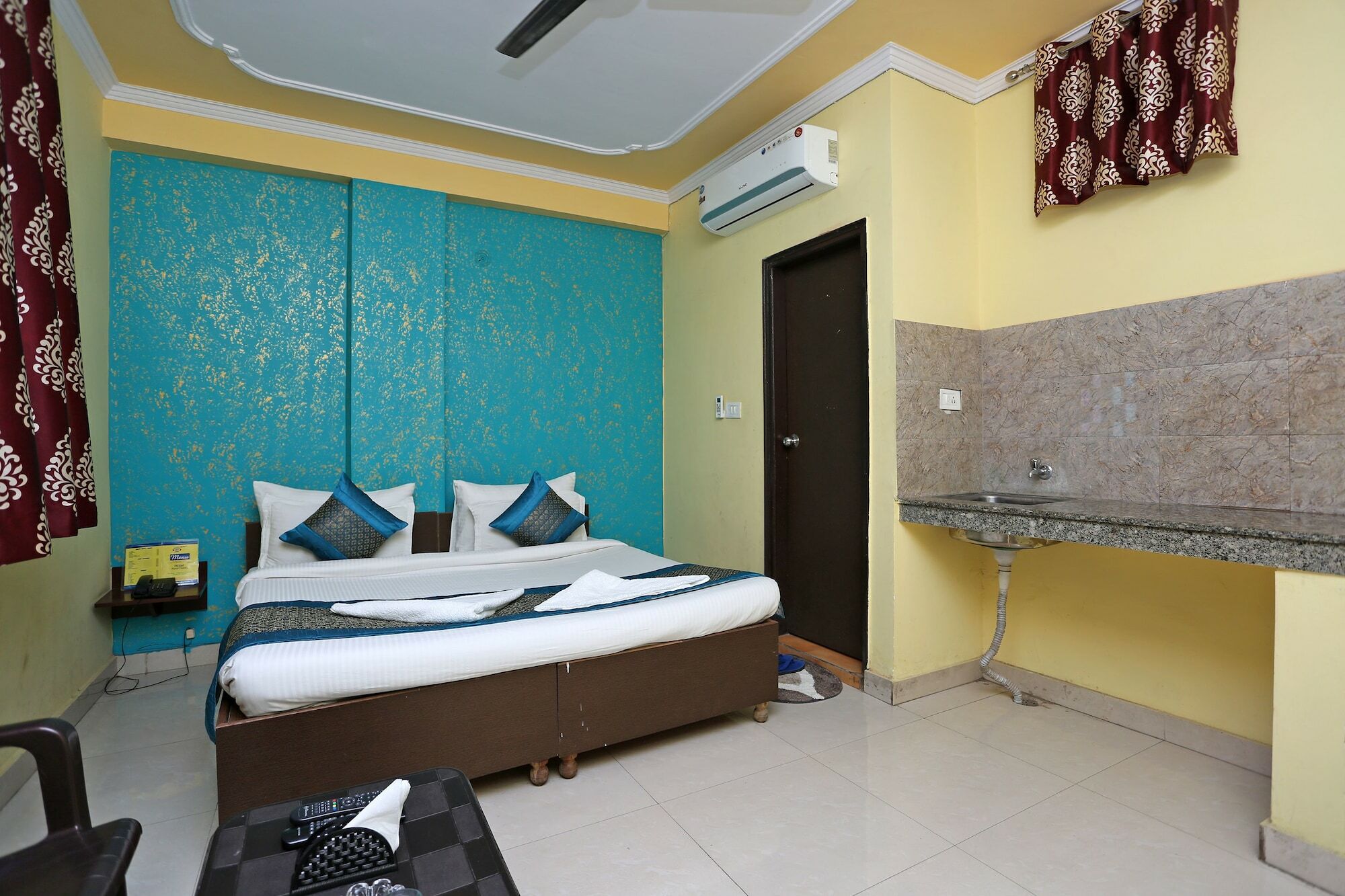 Hotel O Airport Plaza By Palace Új-Delhi Kültér fotó